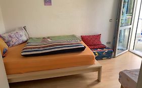 Doppelzimmer mit Terrasse zum Garten, ruhig, Weinbergsblick, zusätzliches Kinderzimmer anbei möglich